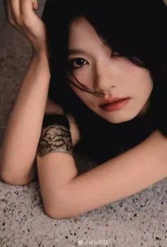 被熊孩子催眠沦为肉便器的民谣女歌手